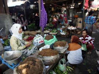 BUMN Pangan dan 5 Kementerian/Lembaga Distribusikan Minyak Goreng Curah Lewat Tol Laut ke Kupang